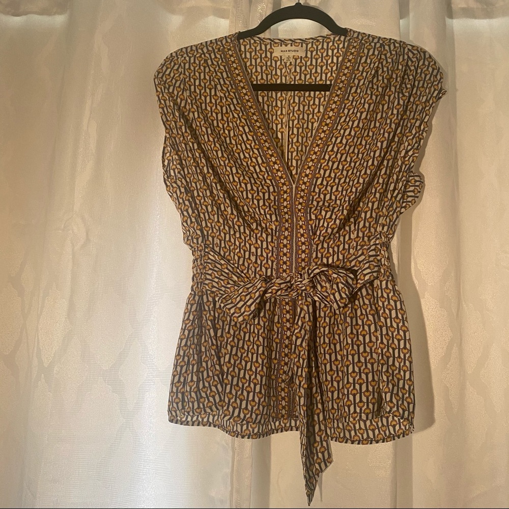 🌸Max Studio size S dressy shirt